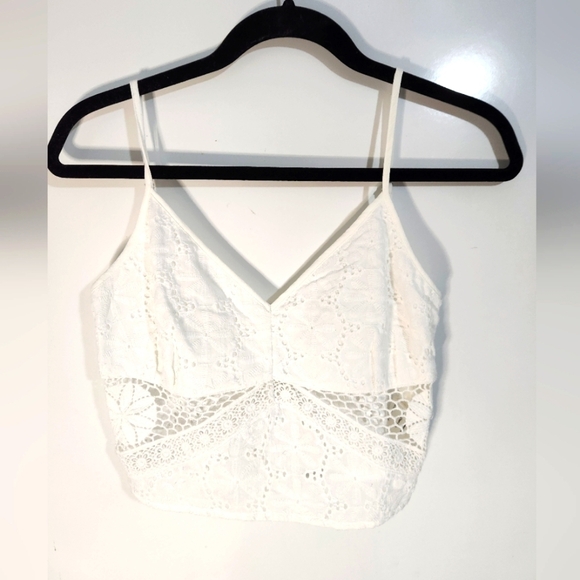 Adorable White Lace Cropped Top, Size Med, NWT - Picture 1 of 8